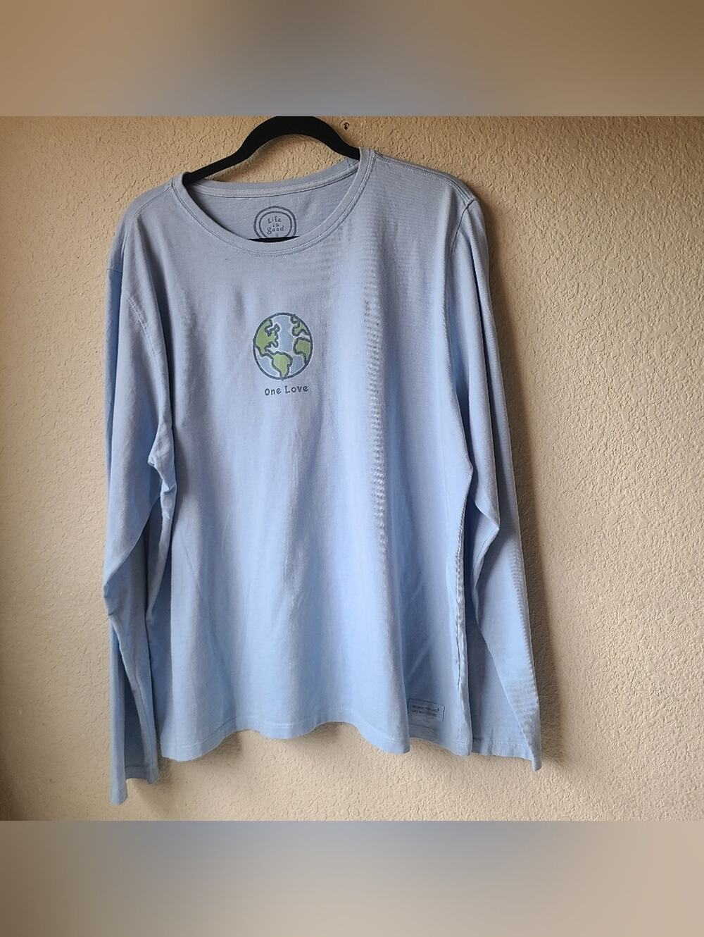 Life Is Good Light Blue Long-Sleeve Tee with Globe Graphic Women's Size XL